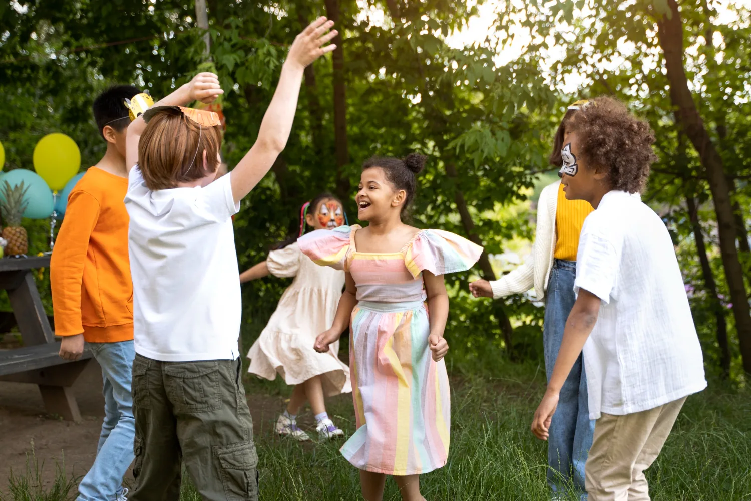 Enfants qui jouent dehors